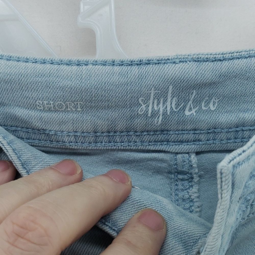 Style & Co Mid Rise Shorts Size 2 Casual Denim Summer (AM) - Picture 3 of 9
